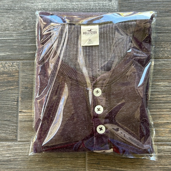 Men’s Hollister, waffle knit shirt - Picture 5 of 5